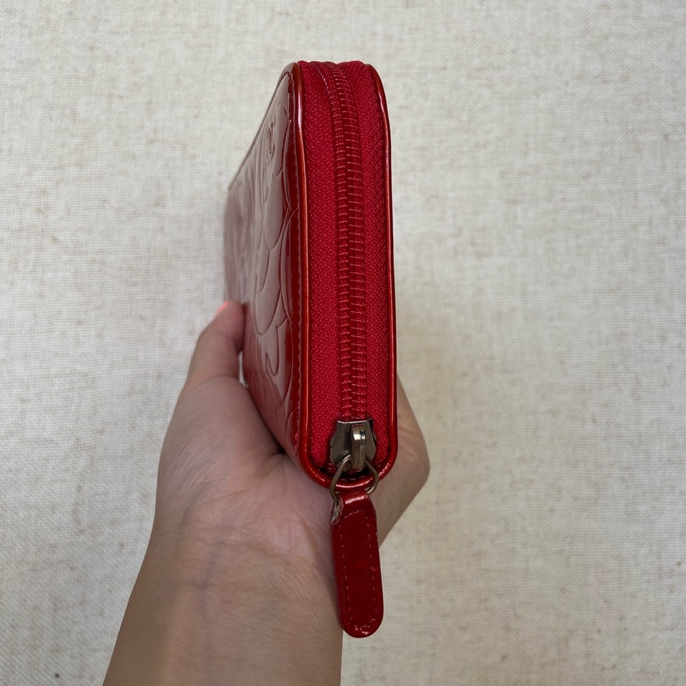 Chanel Red Patent Camellia Zippy Wallet - Picture 4 of 11